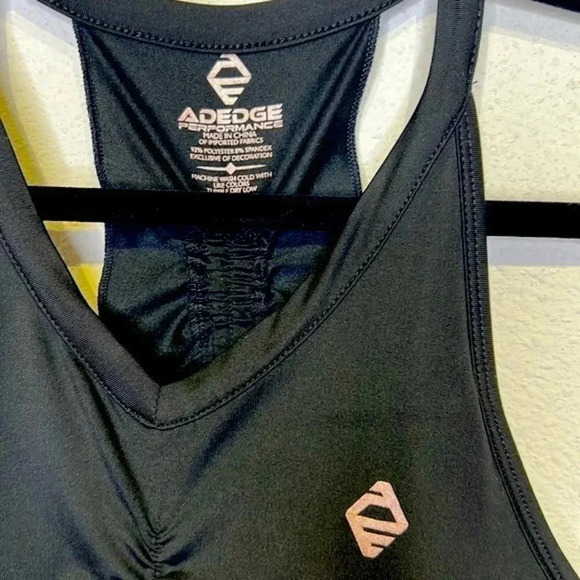 Adedge athletic small athletic top with built in bra - Picture 3 of 4